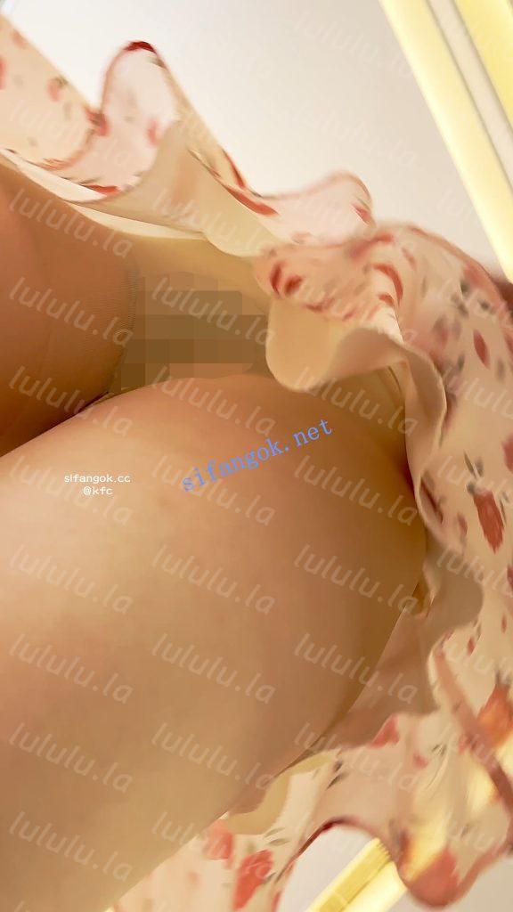 【KFC】长裙学生和闺蜜逛街买小吃·前后CD肉色丝袜半透内内【1V】【799M】 预览图 4