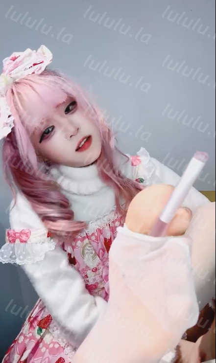 玩物直播玉子sama-251216 lo裙玉子的洗脑【1V】【385MB百度云】 预览图 2