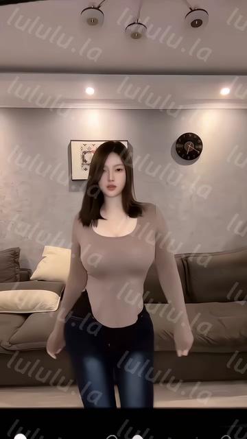 快手大凤付费定制巨乳美女抖奶大尺度骚舞【29V】【3.13G】 预览图 2