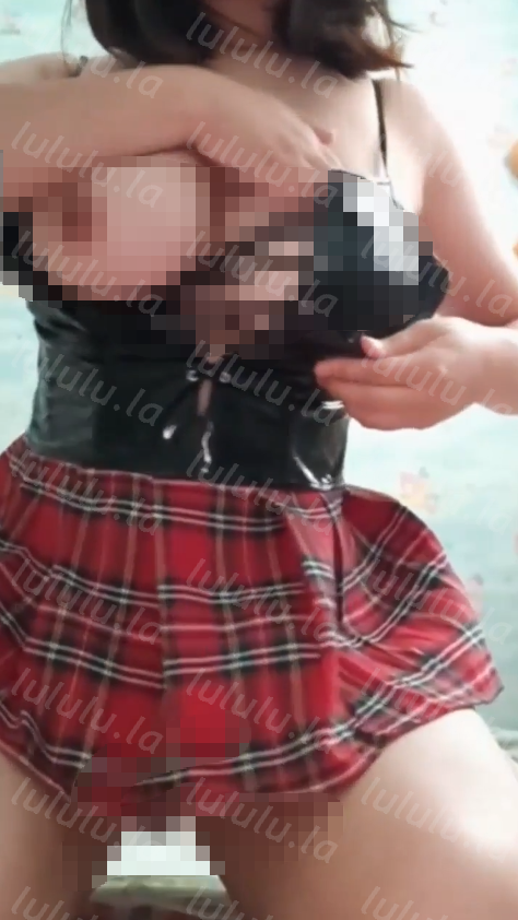 【抖音福利】大奶妹子【小阿艳】假阳具道具自慰【27V 689MB】 预览图 1