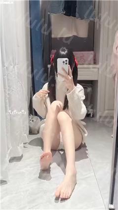 抖音次元萝莉 季雨 X版大尺裸舞自慰 露出超反差双马尾萌妹【53V3P】【215M】 预览图 5