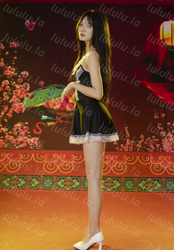 长腿骚逼纯欲美模 伊芙 大尺度漏点私拍 无水印【422P1V1.1G】 预览图 3