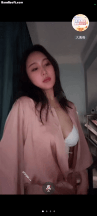 【抖音 L.露】几百一场的会议 性感睡裙 情趣内衣骚舞 乳沟【1V】【772M】 预览图 2