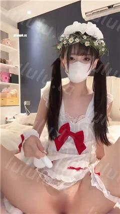 抖音次元萝莉 季雨 X版大尺裸舞自慰 露出超反差双马尾萌妹【53V3P】【215M】 预览图 18