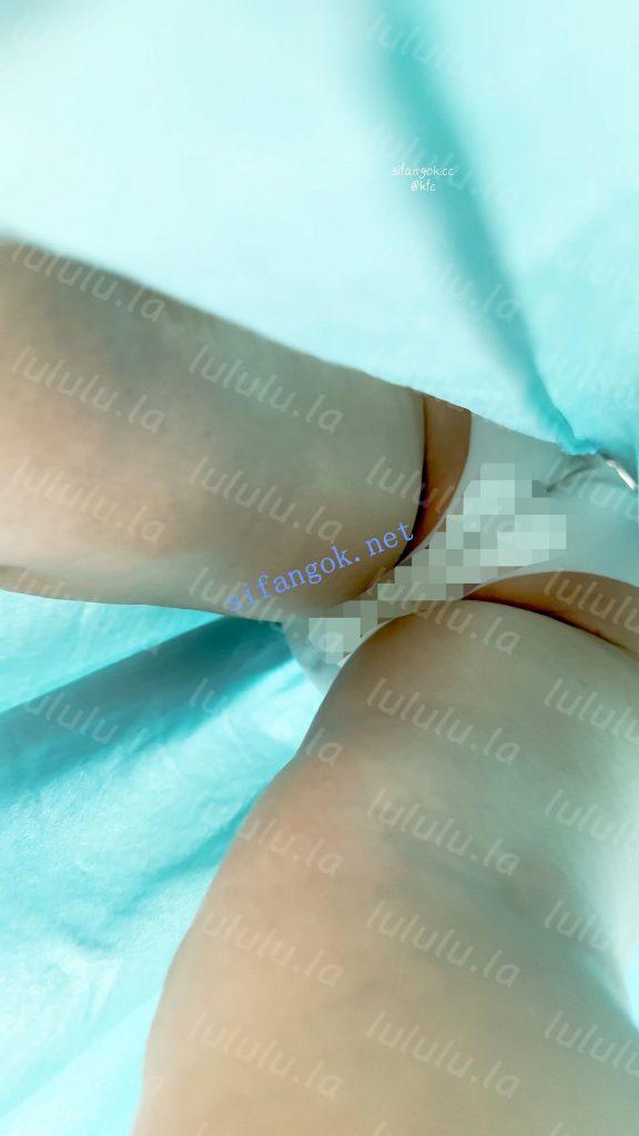 【KFC】学生妹和闺蜜逛街·蓝色超长裙下穿了白色内内【1V】【286M】 预览图 5