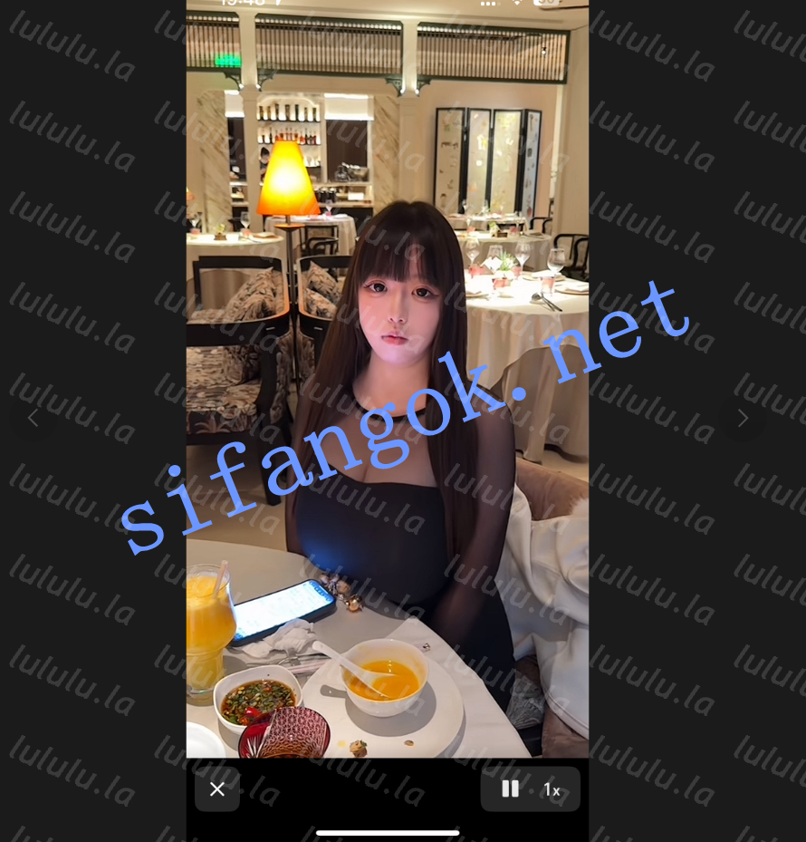 【抖音微博巨乳】君君竟在我身边 车内露脸被男主揉奶福利【4V】【10M】 预览图 4