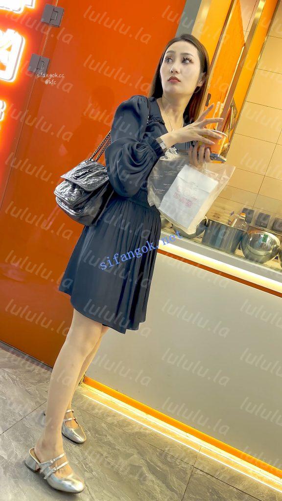 【KFC】风韵犹存的少妇·长裙白色内内CD盯着镜头看【1V】【309M】 预览图 2