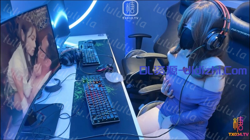 【窈窕尤物】晚檸學姐 – 在網咖看A片自慰被發現 用淫蕩的身體侍奉網管 小穴被公狗腰火力抽插 淫水直流陰蒂凸激 内射 1.88GB 预览图 1