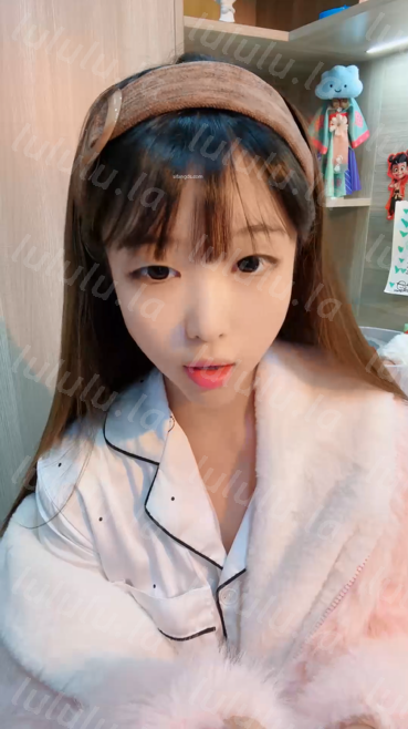 【懒羊羊大王】下海福利，道具抽插~好湿好润 预览图 2