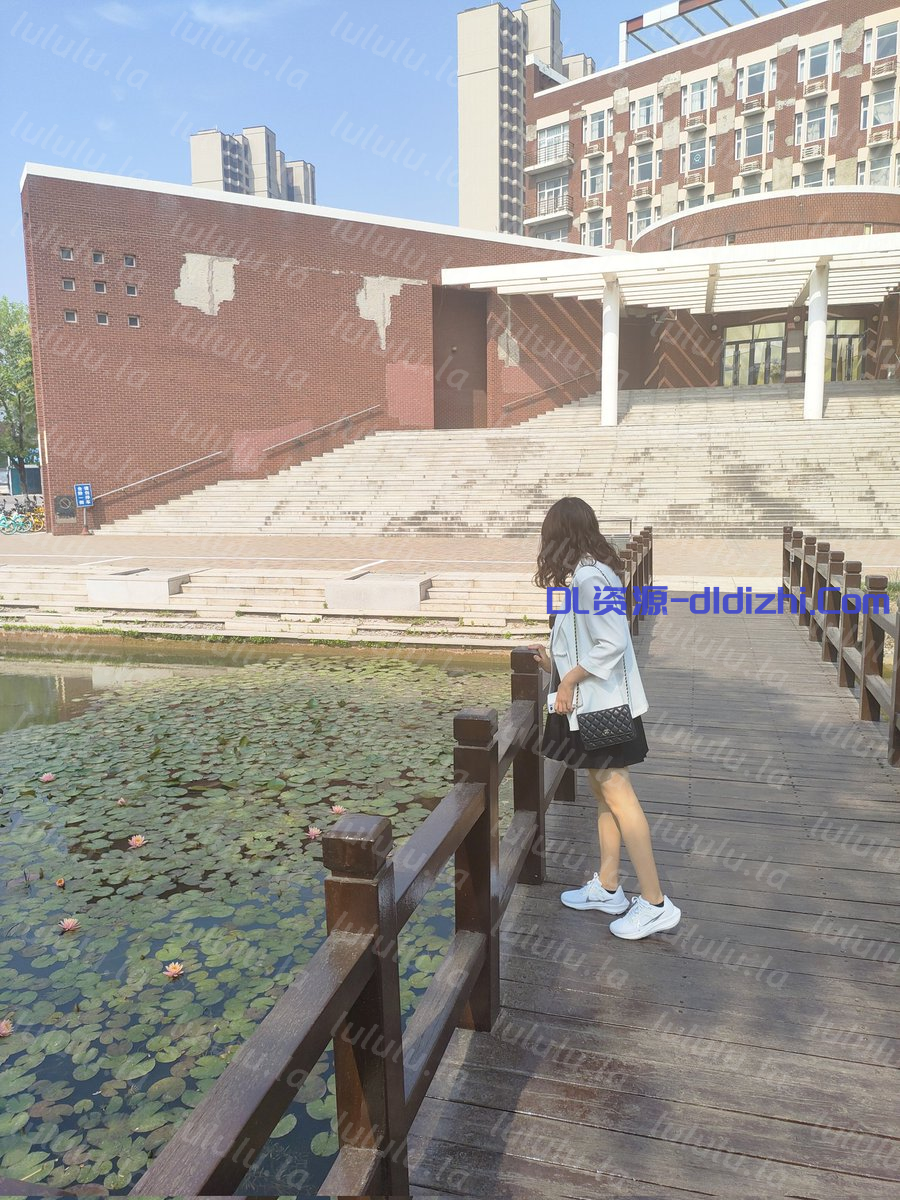 勁哥夫妻，昨晚回家，被老李内射完明顯變騷了，老婆問我敢不敢開燈操她，那有啥不敢，說幹就幹 172.8MB 预览图 1