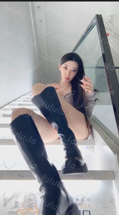 玩物直播领主ss-251215 打长靴裆下榨精【1V】【347MB百度云】 预览图 3