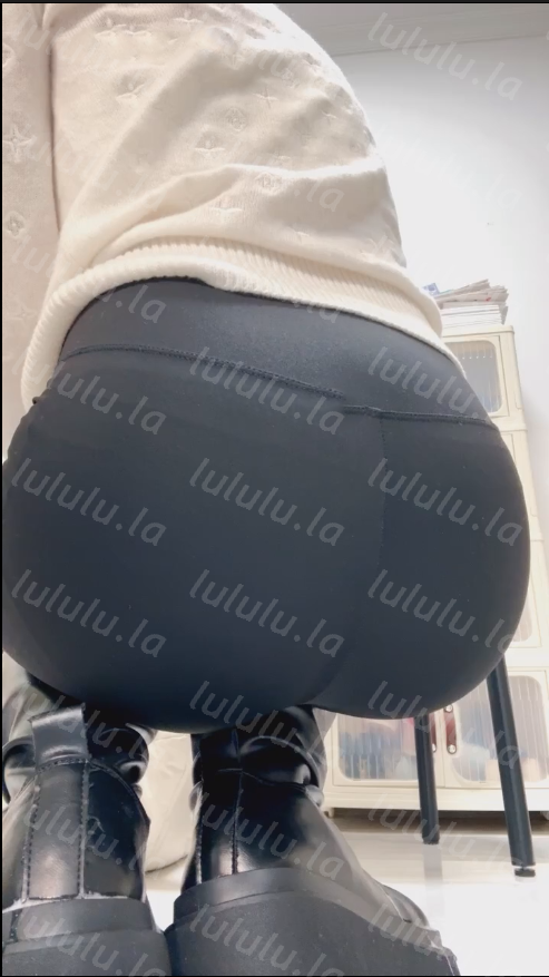 玩物直播妮蔻royal-251216 红绿灯重度香水控制寸止【1V】【513MB百度云】 预览图 2