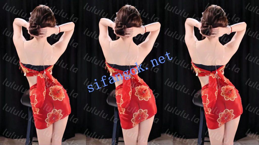 【斗鱼】UU薄荷理 新晋人气美女主播 漏内骚舞 精选合集【9V】【836M】 预览图 21