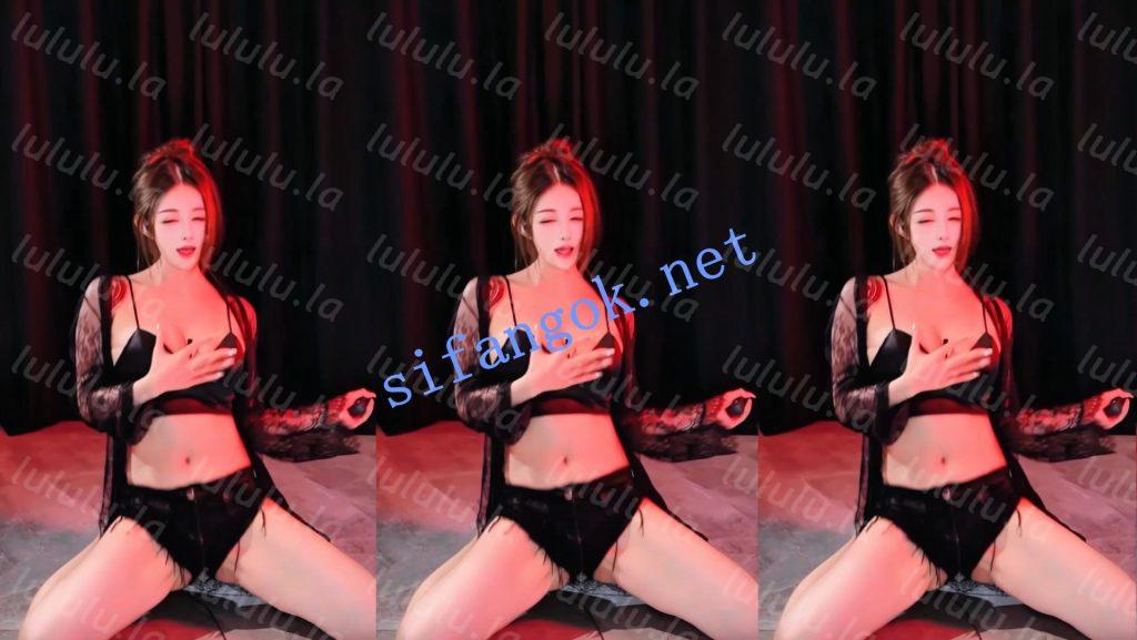 【斗鱼】UU薄荷理 新晋人气美女主播 漏内骚舞 精选合集【9V】【836M】 预览图 5