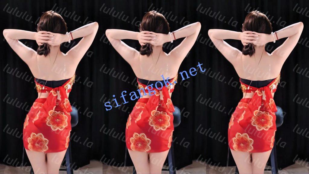 【斗鱼】UU薄荷理 新晋人气美女主播 漏内骚舞 精选合集【9V】【836M】 预览图 12