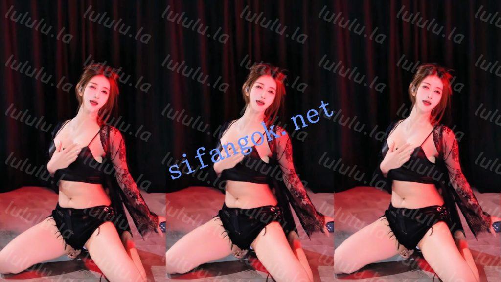 【斗鱼】UU薄荷理 新晋人气美女主播 漏内骚舞 精选合集【9V】【836M】 预览图 2