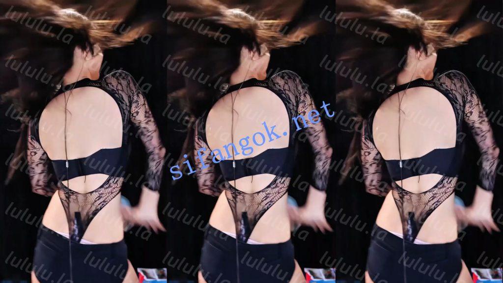 【斗鱼】UU薄荷理 新晋人气美女主播 漏内骚舞 精选合集【9V】【836M】 预览图 3