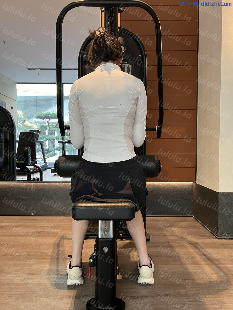 010人妻，身材高挑，保養的皮膚細皮嫩滑，看着老婆被人操，心裏那份綠意盎然 ，89P1V 303.3MB 预览图 1