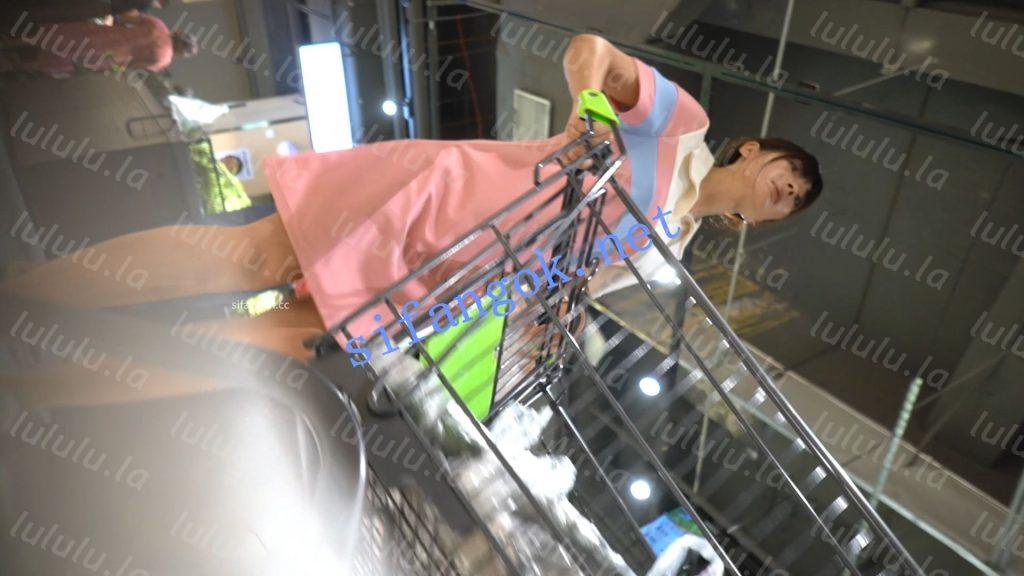 （空城原创）粉裙小少妇逛超市买菜，透明白N紧裹肥臀【1V】【313M】