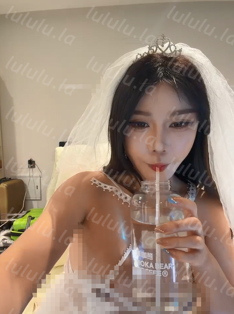 【linjianvhai】女神婚纱自慰 预览图 2