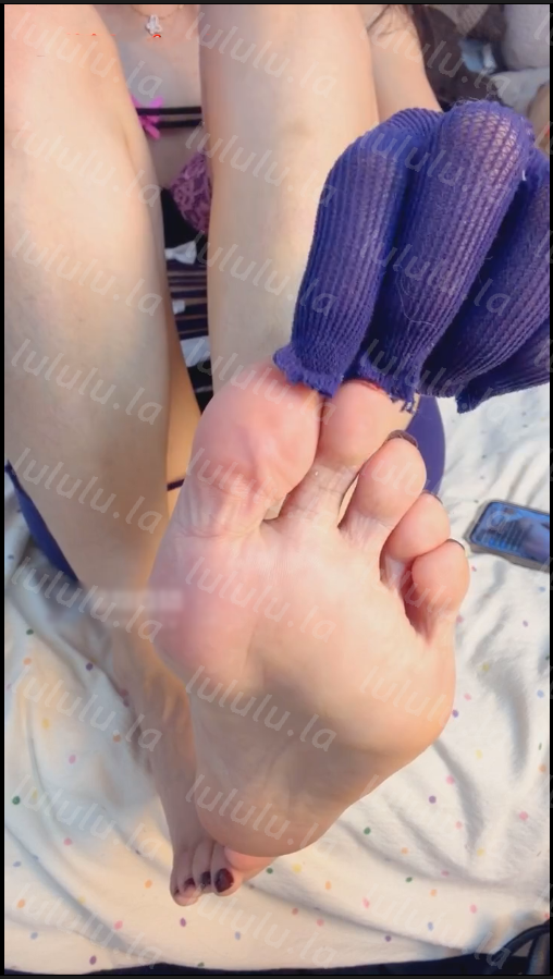 玩物直播kt酱酱-251217 绿帽专场贱狗老公进来上供 【2V】【1.32G百度云】 预览图 4