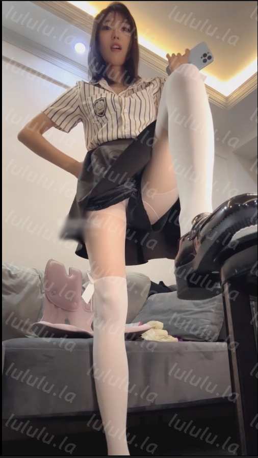 玩物直播酒鸽sama-251217 红绿灯香水诅咒同学家人【2V】【765MB百度云】 预览图 4