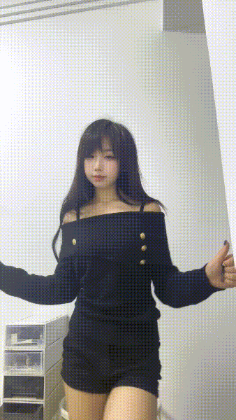 大二學妹【小辭漿果兒】私拍裸舞定制(18V) 909.6MB 预览图 5