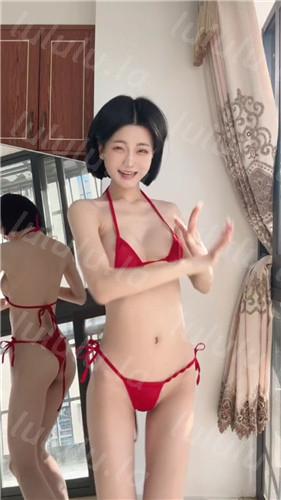 快手68W粉大主播 徐凡凡 定制裸舞反差抖音风 圆乳超香起飞【16V】【329M】 预览图 9