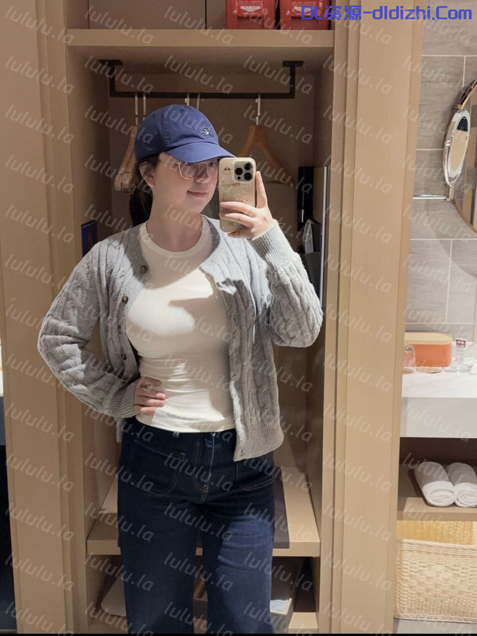 博主曹阿滿的大屁股母狗們，集美的肉臀一聲聲撞擊下好清脆，好浪 136.6MB 预览图 1