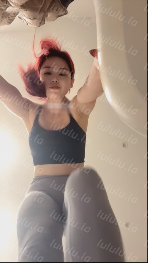 玩物直播黛帝-251218 包浆黑棉袜踩s你红绿灯【1V】【436MB百度云】 预览图 3