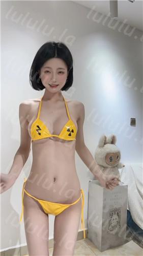 快手68W粉大主播 徐凡凡 定制裸舞反差抖音风 圆乳超香起飞【16V】【329M】 预览图 4