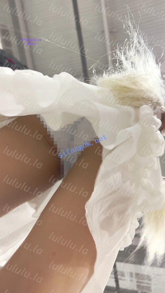 【KFC】白色长裙堆堆袜学生妹逛街·淡蓝色内内前后CD【1V】【378M】 预览图 11