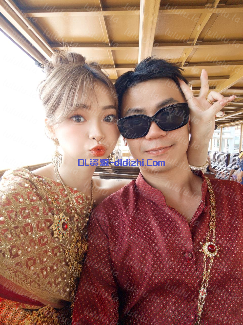 【S級洩密】台灣臍釘反差白虎妹，穿上情趣内衣跟猥瑣男做愛露臉口交按在床上瘋狂的後入中出騷穴嬌喘不斷，不雅視頻流出 2GB