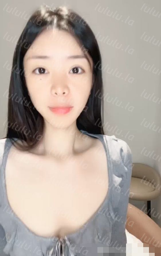 舞蹈女神 【茜茜】狂跳抖音热舞 擦玻璃等+道具自慰 喷水！ 【4V3.14G】