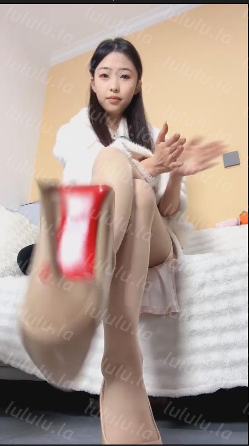 玩物直播黑喵s-251219 辱母si妈大孝子滚进来【1V】【337MB百度云】 预览图 2