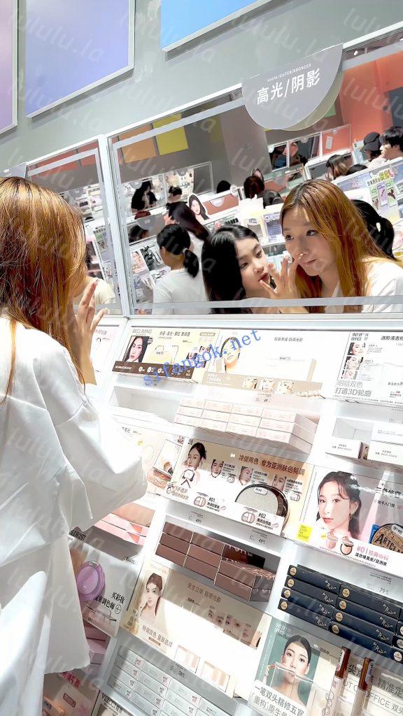 【KFC】长裙学生妹和闺蜜们化妆·可爱清纯白内低角度CD【1V】【547M】