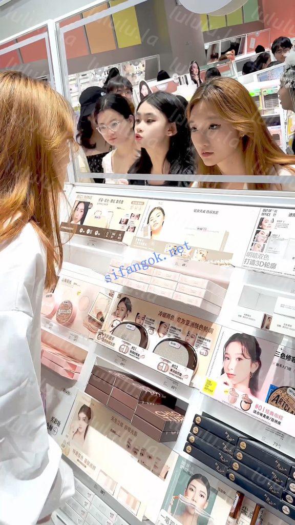 【KFC】长裙学生妹和闺蜜们化妆·可爱清纯白内低角度CD【1V】【547M】 预览图 2