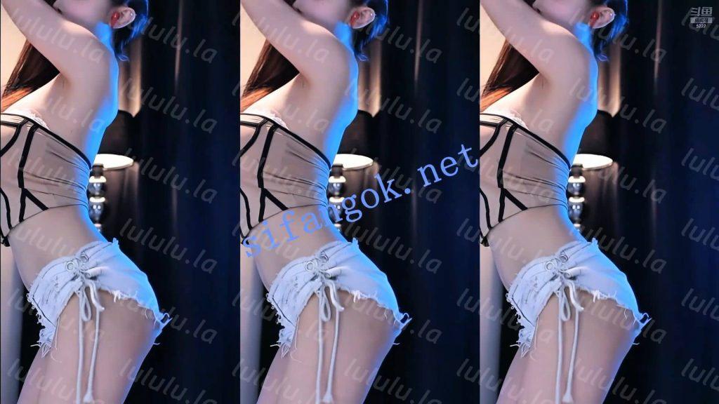 【斗鱼】谁的小棉袄呢 最新一期骚舞精选 低视角漏底裤【9V】【1.51G】 预览图 13