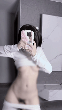 超人气女神【小仙云】4月VIP裸舞二 顶级变装高质动感起飞了【10V】【955M】 预览图 2