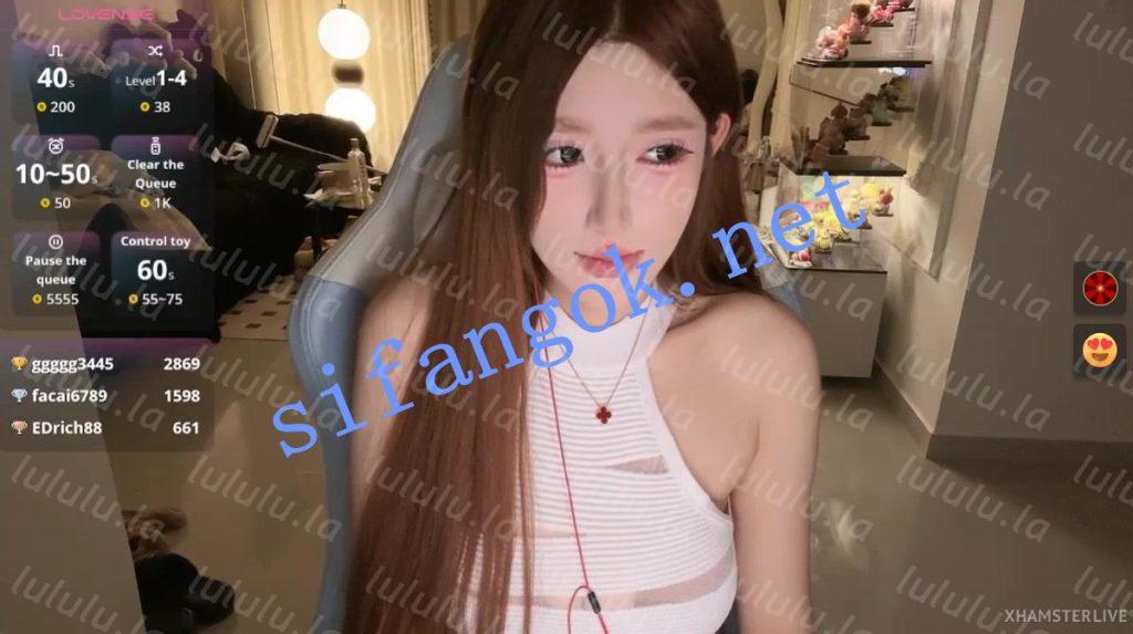 ❤❤❤ST在外留学的气质大学生，Stripchat【Xiaoxue_L】道具自慰【1V】【1.02G】 预览图 8