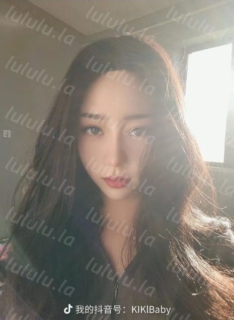 苹果云端泄密，记录小情侣2年的爱情故事 【770m】 预览图 1