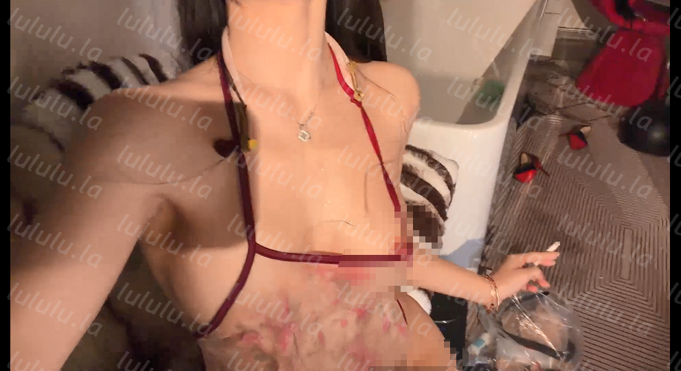 stripchat【xiaowan_x】情趣肚兜 预览图 2