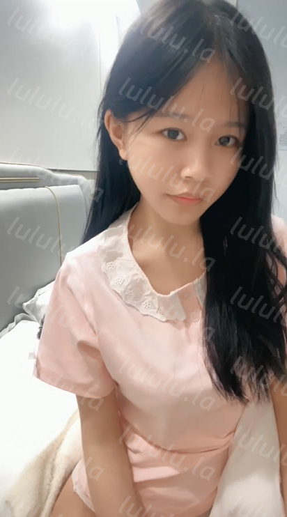 新人巨乳学妹被干【脆弱忧郁】奶子圆滚滚 无套啪啪干爽 全身粉嫩白皙 蝴蝶逼真诱人3v