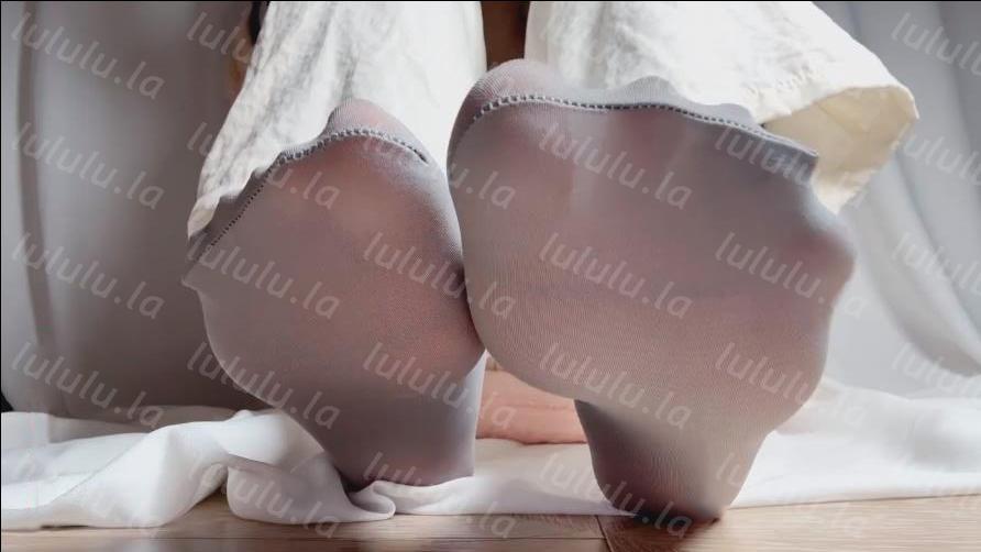 玩物直播乔乔在这里-251217 厚灰丝帮助贱狗戒撸【1V】【300MB百度云】 预览图 3