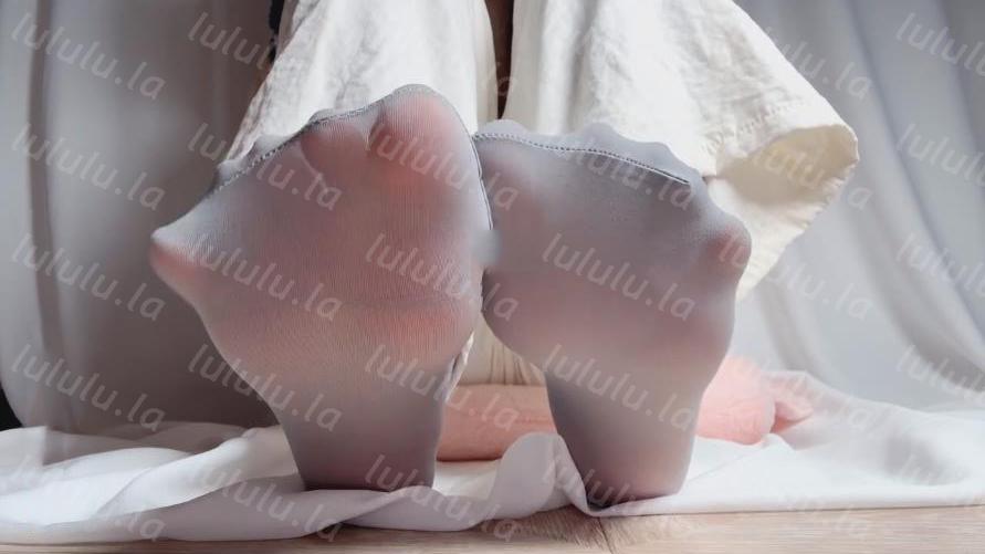 玩物直播乔乔在这里-251217 厚灰丝帮助贱狗戒撸【1V】【300MB百度云】