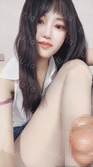 清秀学姐 【甜苹果】 白皙酥胸 逆天长腿 预览图 1