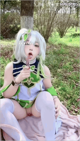 【兔康康】兔宝大人户外露出被小狗舔逼抖音高颜萌妹户外露出自慰高潮之后被小狗过来舔逼室外自慰尿尿48V 6.6GB 预览图 1