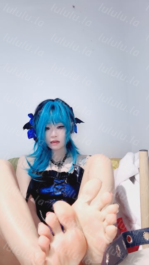 玩物直播玉子sama-251217 吸血鬼急射场【1V】【337MB百度云】 预览图 2