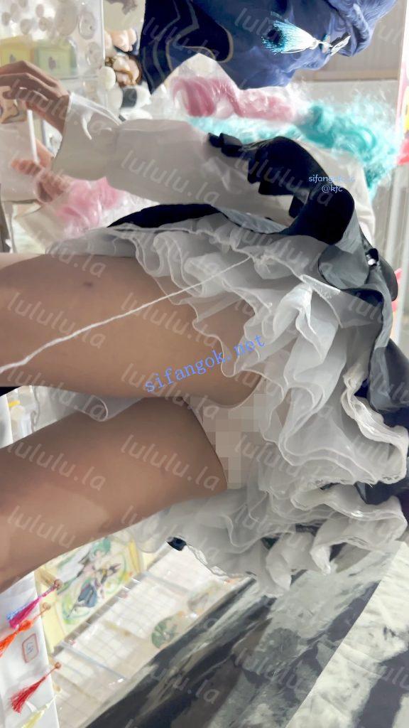 【KFC】短裙COSER坐着专心数钱·过膝黑丝粉色内内前后CD【1V】【407M】