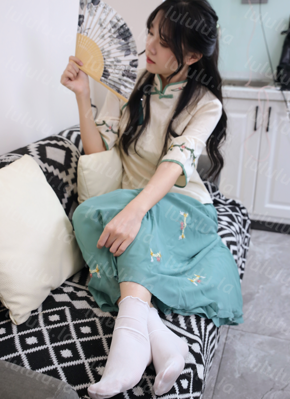 绮梦摄影 yuuu 白青汉服白袜布鞋 【160P1V4.8G】 预览图 2